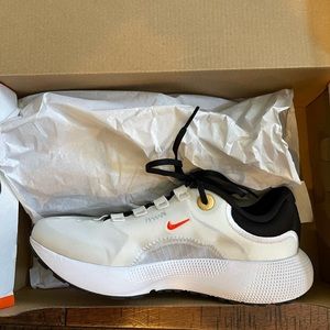 Nike React Escape RN - size 7 like new(worn once)